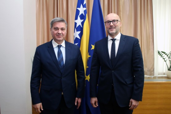 Predsjedavajući Predstavničkog doma PSBiH dr. Denis Zvizdić primio u nastupnu posjetu ambasadora Slovačke Republike u BiH